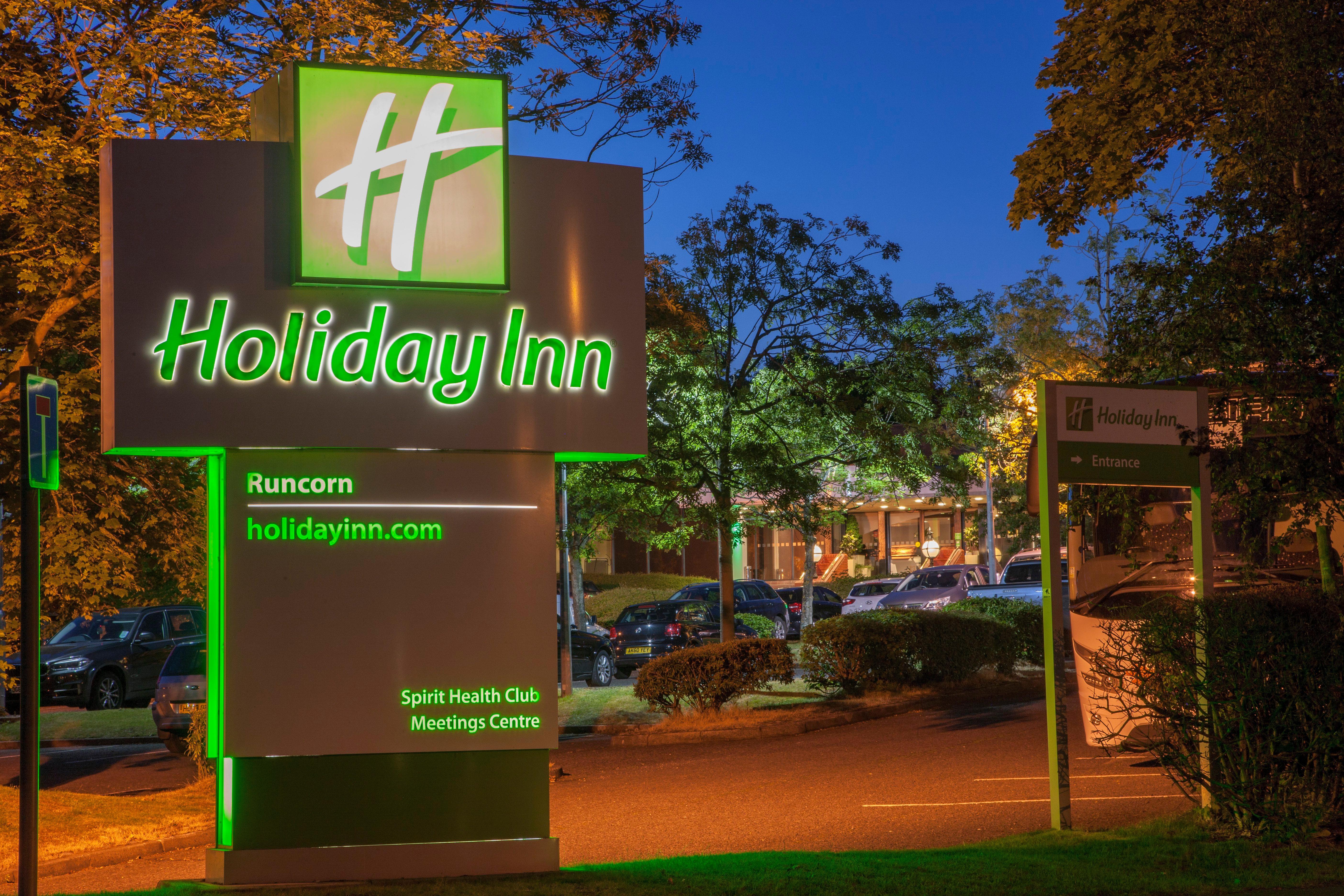 Holiday Inn Runcorn M56 Junction 12, An Ihg Hotel Exterior photo